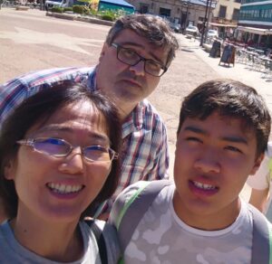 Gregorio, Kai y su madre